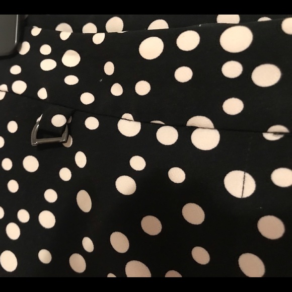 SOLD❗️ADRIANNA PAPELL  Black Polka Dot Dress Pants. Straight leg pant.Size 6 - Picture 5 of 7